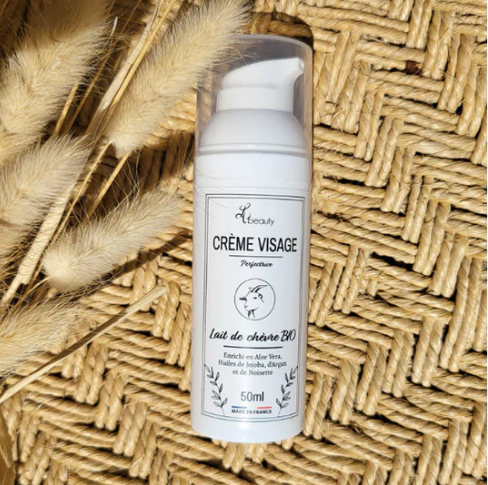 Découvrez la Crème Perfectrice Jour et Nuit au Lait de Chèvre Bio de chez LH BEAUTY : Le Secret d'une Peau Éclatante et Sublimée